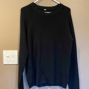Women’s size large 12-14 Lululemon sweater in excellent condition